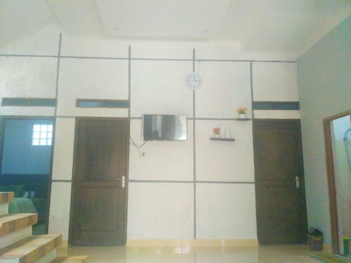 Homestay Bumi Asri III Cikutra Bandung Exterior photo
