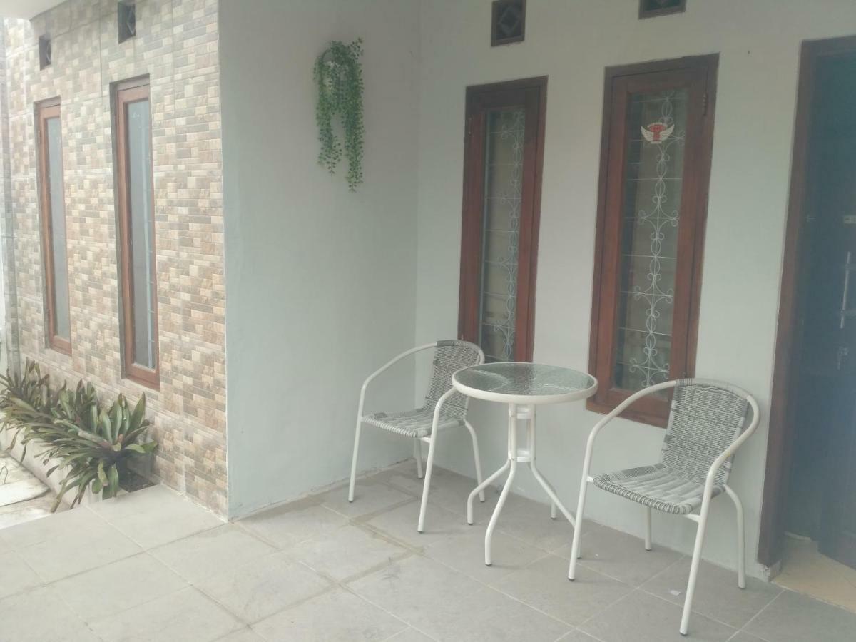 Homestay Bumi Asri III Cikutra Bandung Exterior photo